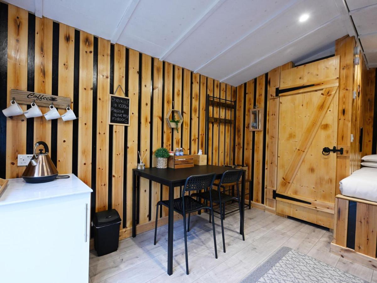 フォート・ウィリアム Woodshed Podヴィラ エクステリア 写真